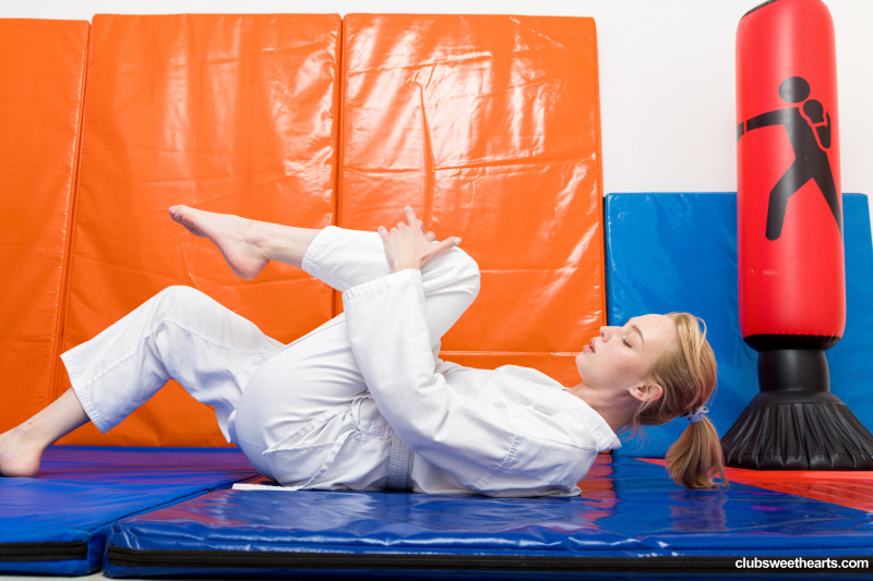 Karate cutie Elloise Arti