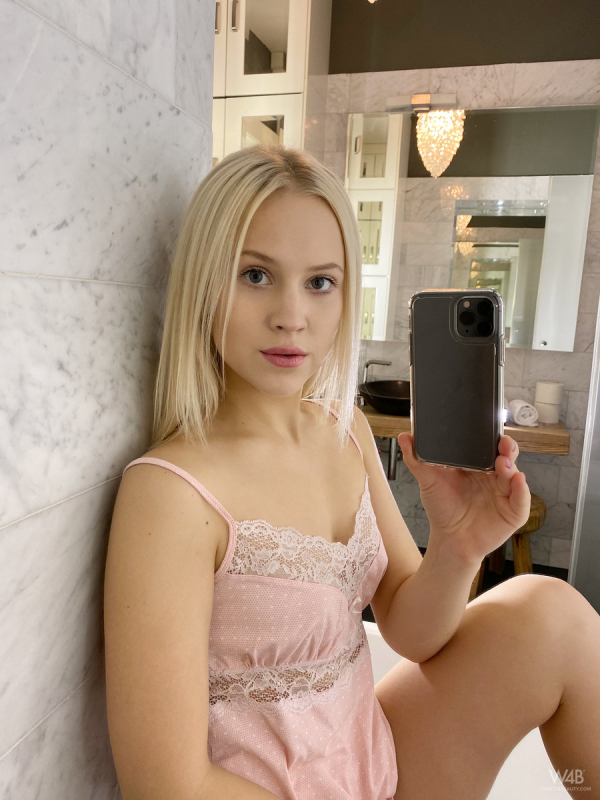Nikki's Selfies