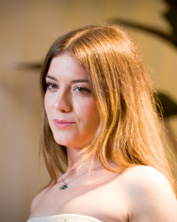 Sexy dildo play with Agatha Shay