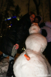 Hot-lesbians-make-snowman-melt