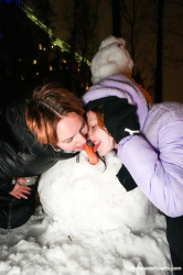 Hot-lesbians-make-snowman-melt