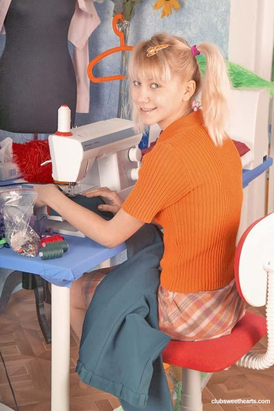 Schoolgirl 083