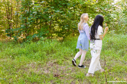 Brunette-Asian-Anna-VS-Blonde-Alice