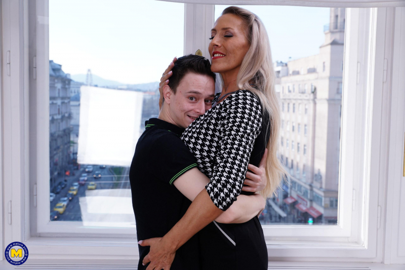 Lana Vegas loves to seduce an innocent toy boy