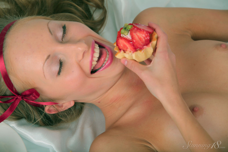 Strawberry Cake