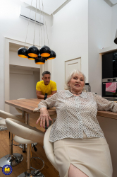 Granny-washing-up-her-younger-friend