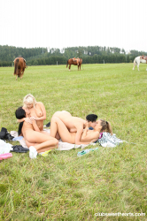 Naked-horse-riding