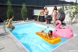 Wet-and-Wild-Pool-Party-part-1