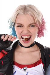 Harleen-The-Queen