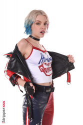 Harleen-The-Queen