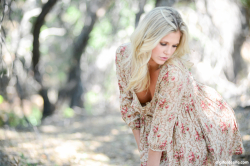 Angelic-blonde-Scarlet-Red-masturbating-in-the-woods