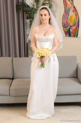 Bride-High-Heels-Sheer-White-Stockings