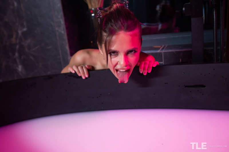 Cute Kink 1