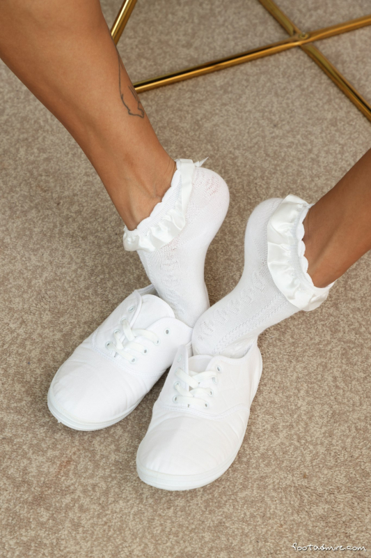 Sneakers White Ankle Socks
