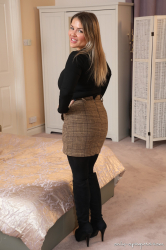Miniskirt-Boots-Black-Tights