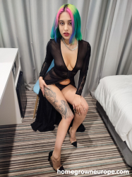 Pierced-rainbow-haired-babe-fucking
