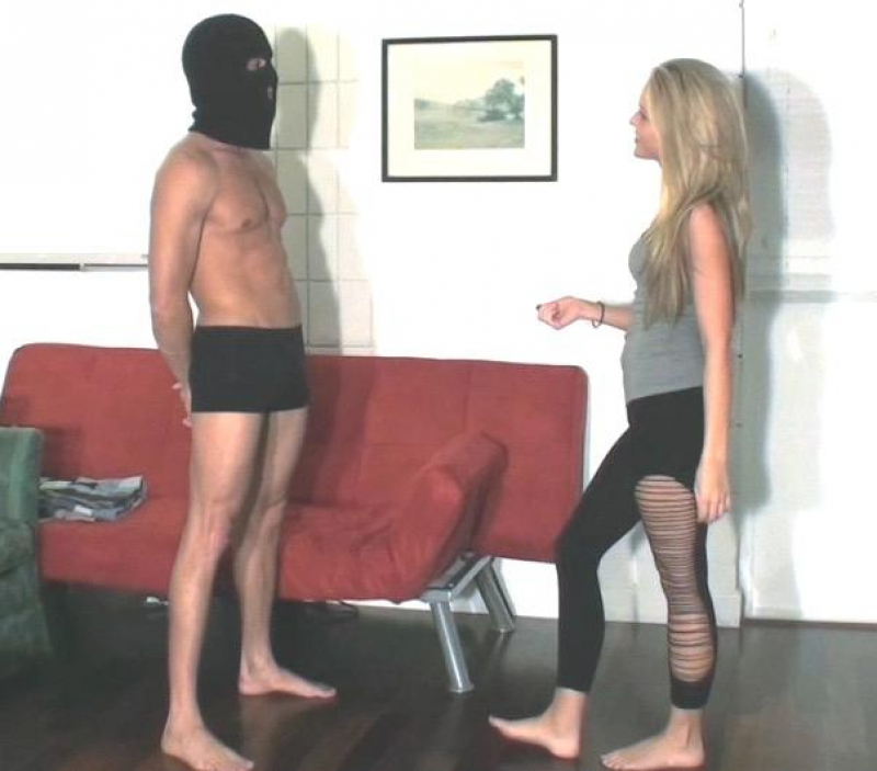 Kelly Flips a Coin for Kicks or Knees