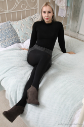 Grey-Shorts-Ankle-Boots-Black-Tights