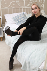 Grey-Shorts-Ankle-Boots-Black-Tights