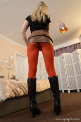 Miniskirt-Boots-Pantyhose