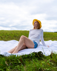 Kristall Gly - Take a hike with Violet Clarke