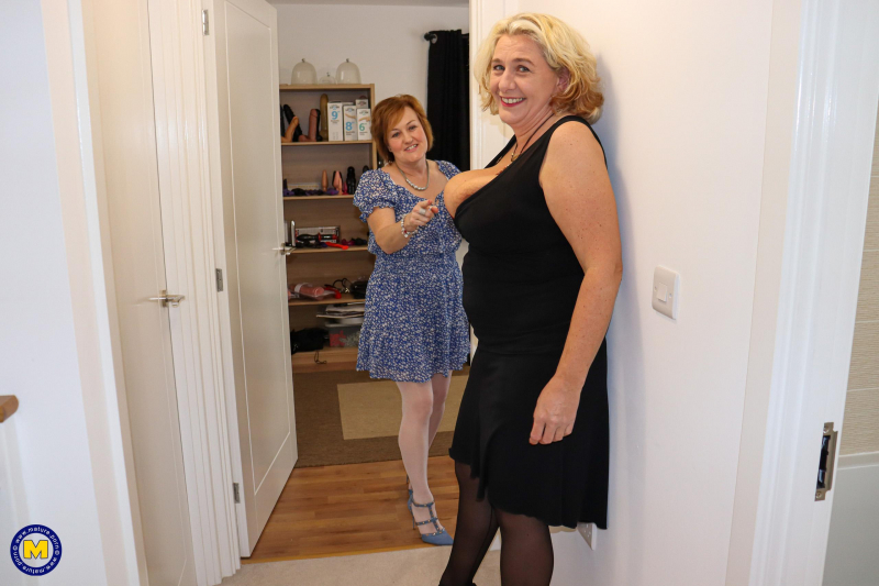Mature Kugar is being submissive