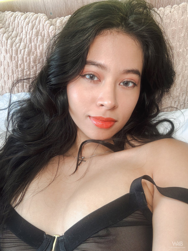 Leyla Grey: Selfie 4U: Erotic Greeting