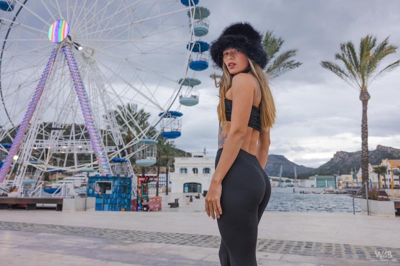 Her Beautiful Legs
