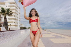 Irene-Rouse:-Love-To-The-Max