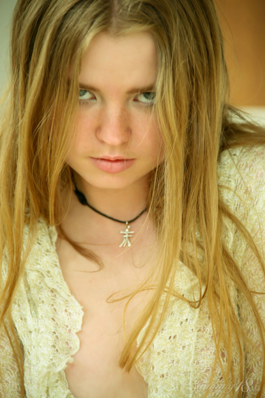 Avril  She's an Angel
