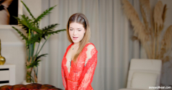 Agatha-Shay-rides-the-fuck-machine