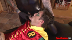 Black-Canary-Sells-Robin's-Ass