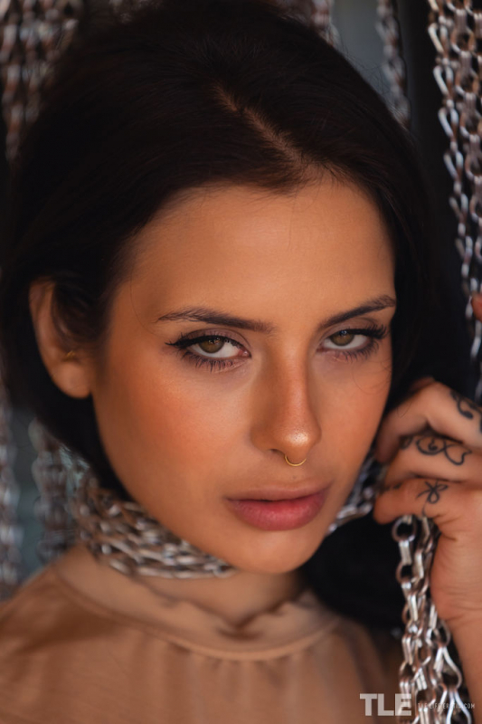 Radiant Chains 1
