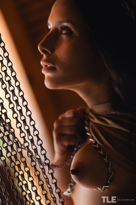 Radiant Chains 1