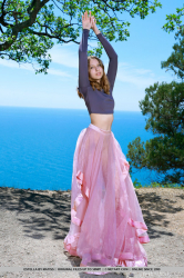 Presenting-Estella