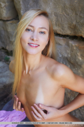 Golden-Charm