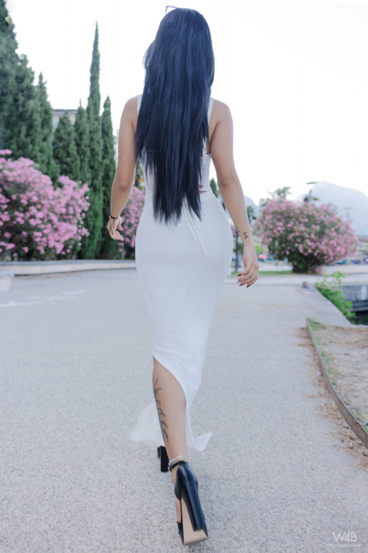 Lilith Baph: Beauty By The Lake