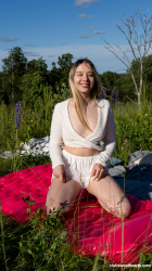 Elsa-Winter-on-a-hot-summer's-day