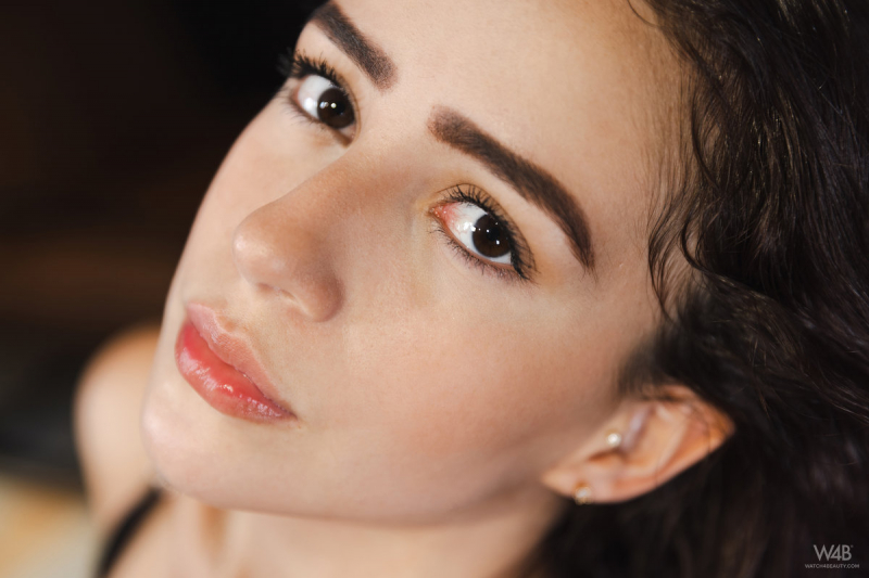 New Talent Lia Dumont