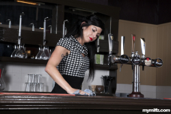 Sinfully milf Gina calls a worker