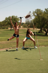 Topless-Golfing