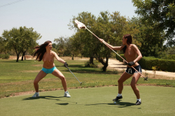 Topless-Golfing