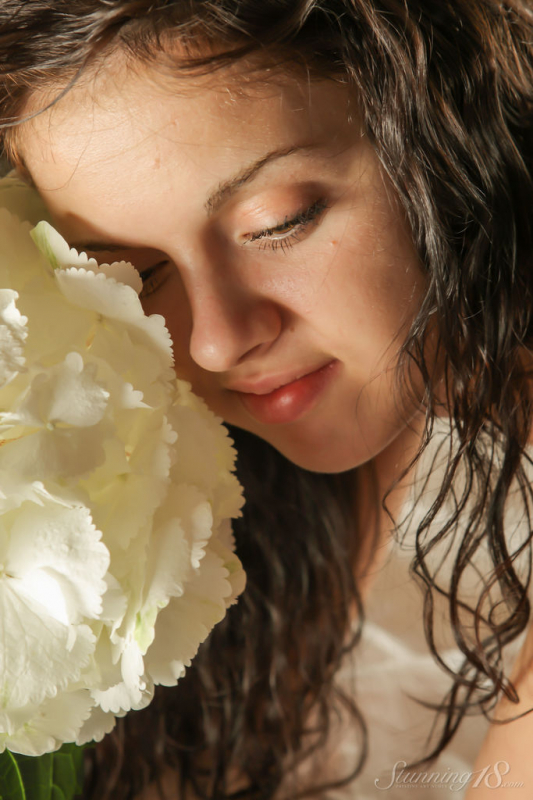 Ondina  Bouquet of white flowers