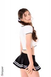 Jeune-Et-Jolie
