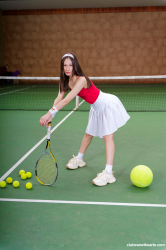Tanya-Ray-LOVES-tennis
