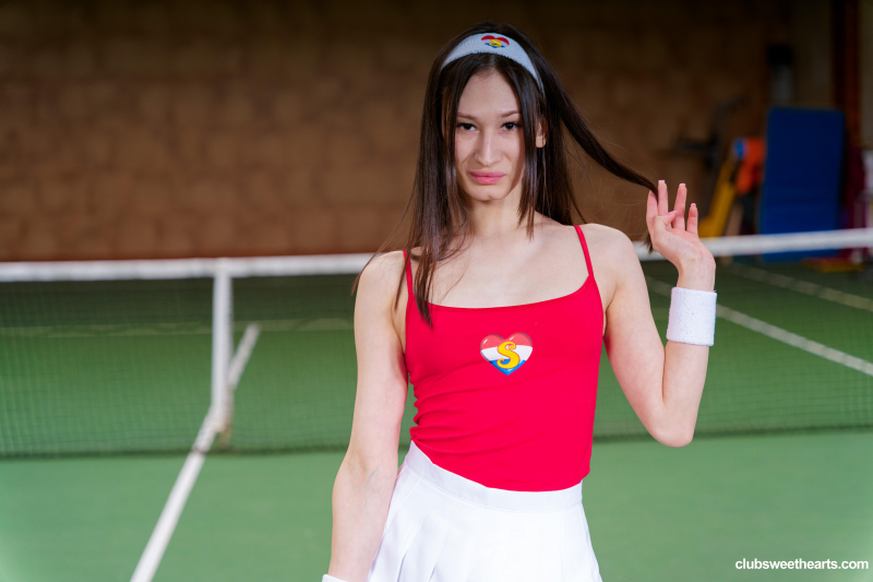 Tanya Ray LOVES tennis