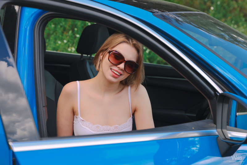 Ashby Winter: I Travel Naked
