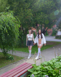 Pillow fight with Amelia Ost and newbie Miss Len