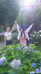 Pillow-fight-with-Amelia-Ost-and-newbie-Miss-Len